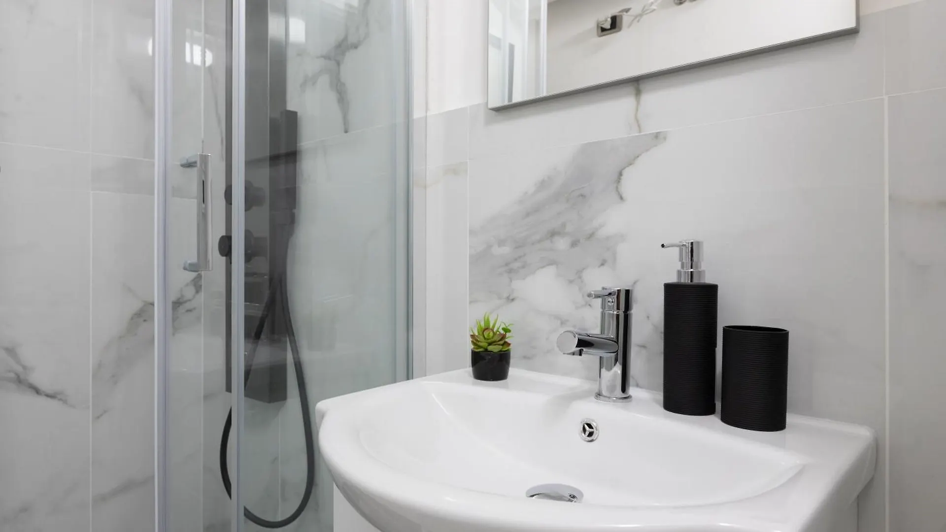 San Paolo Suites Metro Station Rom Italien
